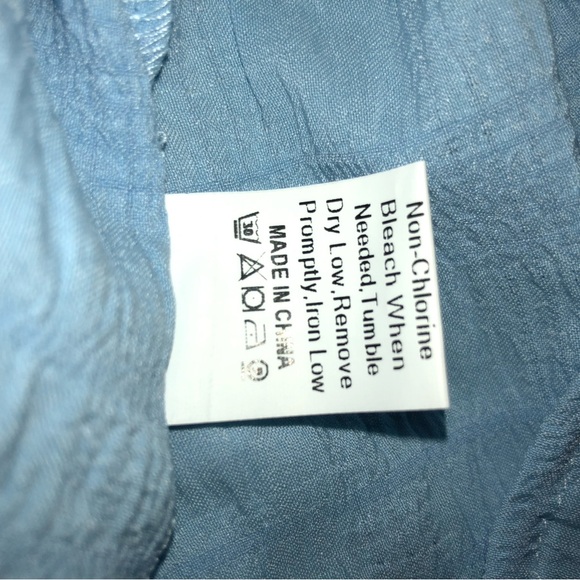 Crinkle fabric square neck top with ruffled sleeves -size L - NWT - Picture 8 of 11